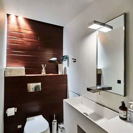 Luxurious 2 Bedroom Penthouse Apartment